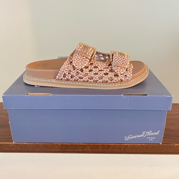 Universal Thread Kylie Crochet Sandals. - Picture 2 of 9